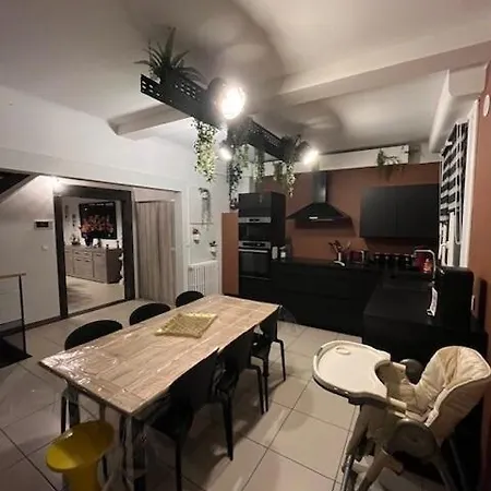 Grande Maison 8-10 P Avec Balcon Vue *